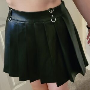 Forever 21 Black Faux Leather Pleated Miniskirt size XS